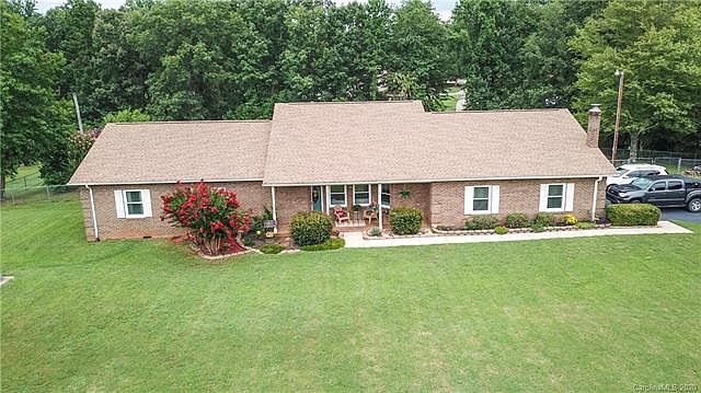 1st image of 3948 Holly Springs Dr