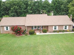 3948 Holly Springs Dr, Newton, NC 28658