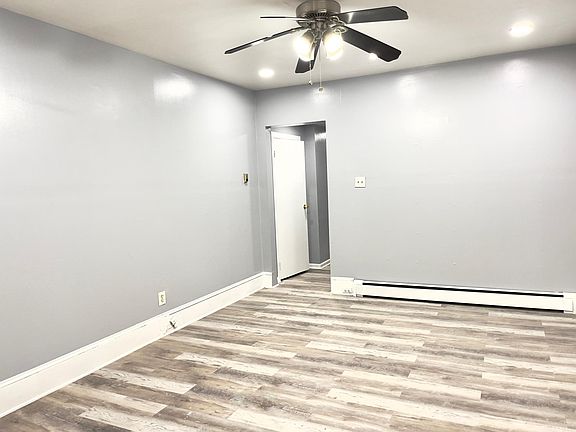 4th image of 192 Green Ln Unit A