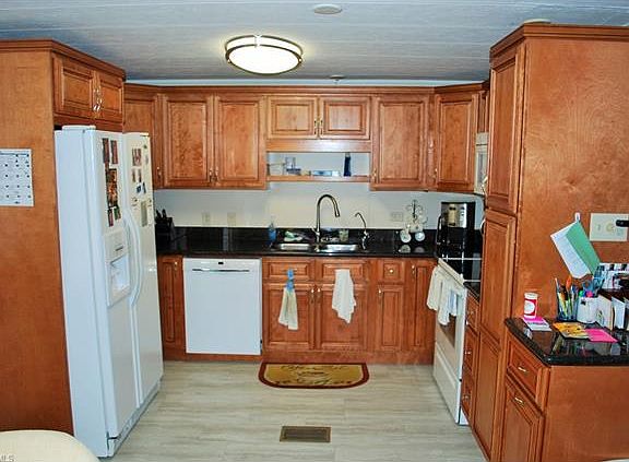 5th image of 83 Snead Dr