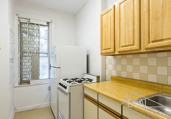 5th image of 344 21st St APT 1R