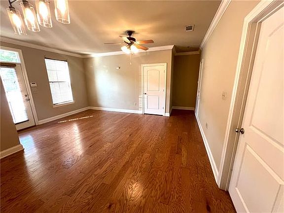 3rd image of 888 S Kenilworth Pkwy APT 6D