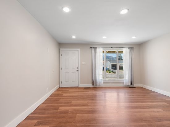 9898 S Barium Ln, Sandy, UT 84094