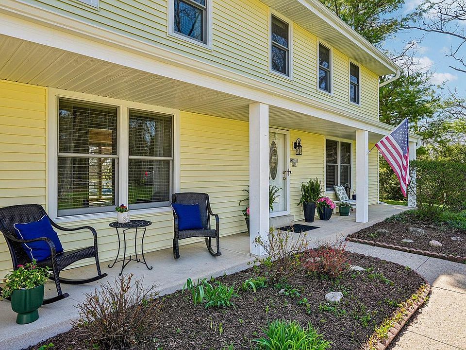 1st image of S74W32610 Twin Oaks COURT