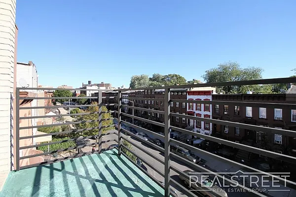 Rented by Real Street Inc | media 6