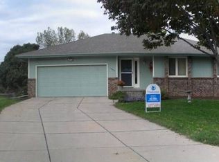 10640 Spaulding Cir, Omaha, NE 68134