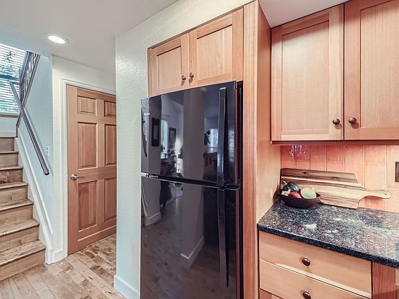5th image of 410 Owl Dr