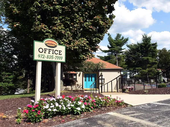 Highfield Crossing, 1200 Highfield Ct #1118, Bethel Park, PA 15102