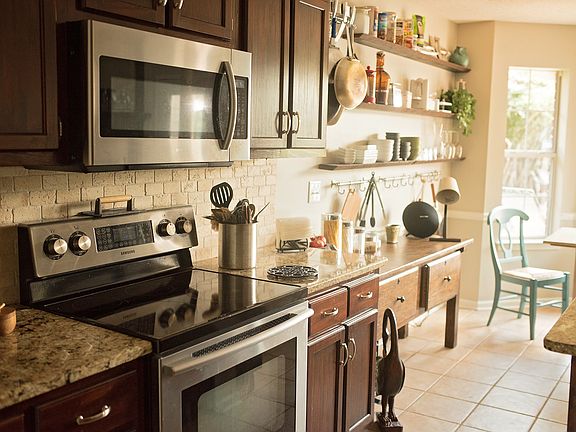 4th image of 9216 Plantation Lakes Dr