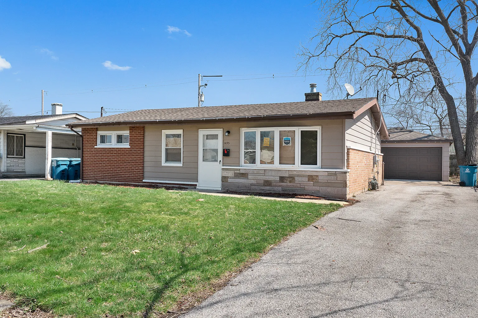 1495 Freeland Ave photo 1