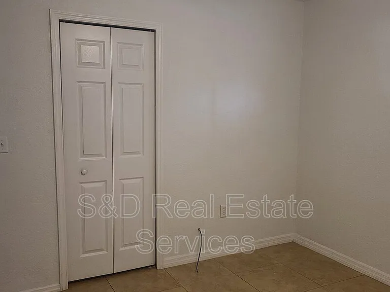 2415 S Crystal Lake Dr — Photo 9