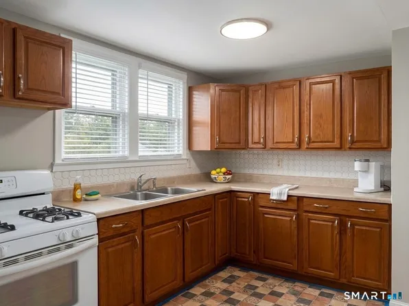 64 George St #2, Stamford, CT 06902