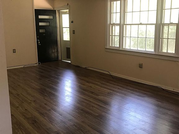 2nd image of 618 Sannoner Ave