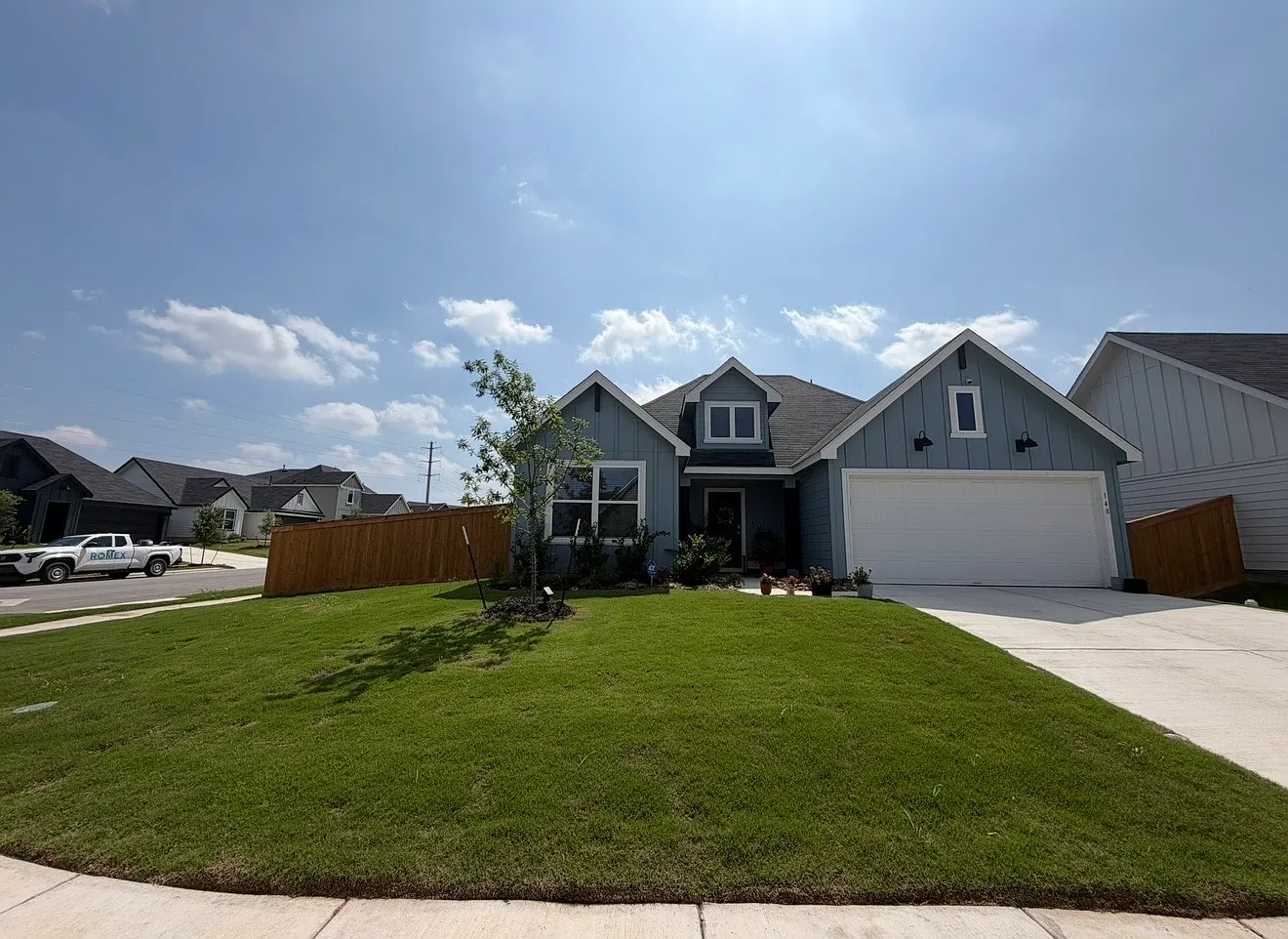 3 bed, 1566 sqft, $2,400 — Photo 2