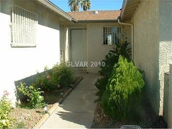 2nd image of 916 N 21st St