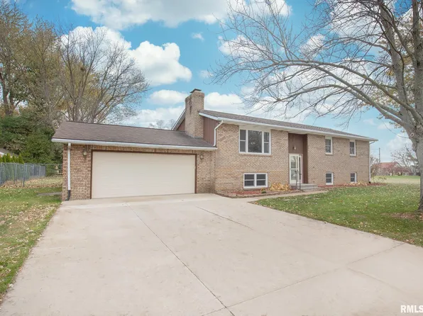 106 N 2nd St, Colona, IL 61241