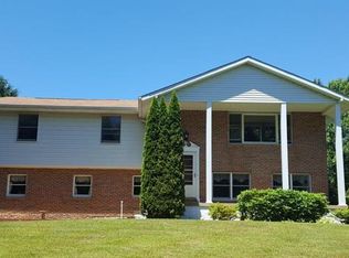 70 Rueben Cir, Palmerton, PA 18071