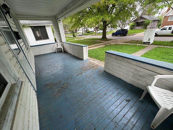 4th image of 1963 Northcut Ave