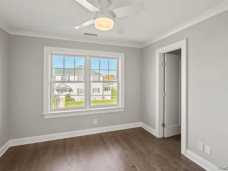 31 Maple Ave — Photo 18