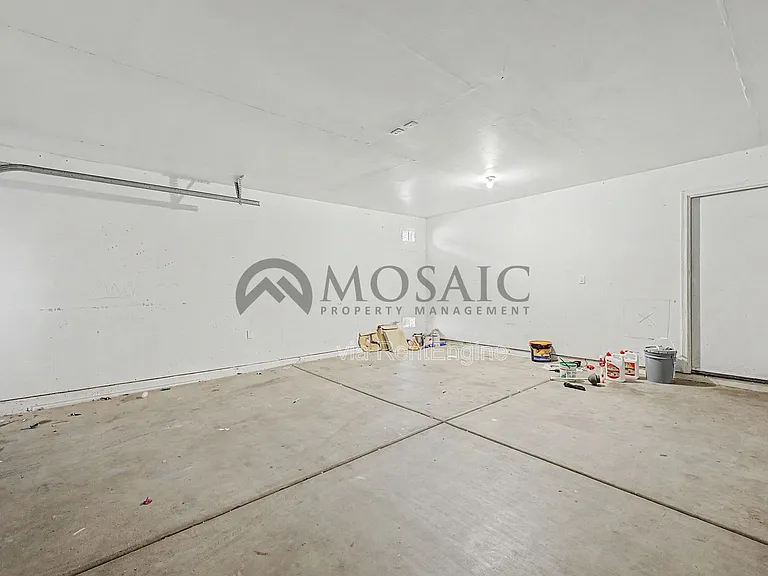 1004 E Cowboy Cove Trl — Photo 23