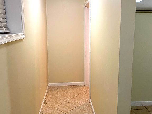 4th image of 136 Pugsley Ave #1