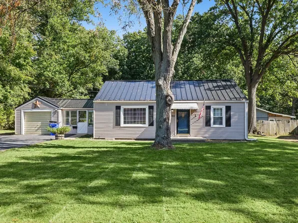 2832 N Fairview Ave, Decatur, IL 62526
