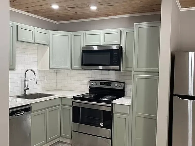 700 Bossier St #15 — Photo 7
