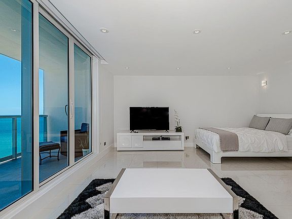 4th image of 2301 Collins Ave APT 1211