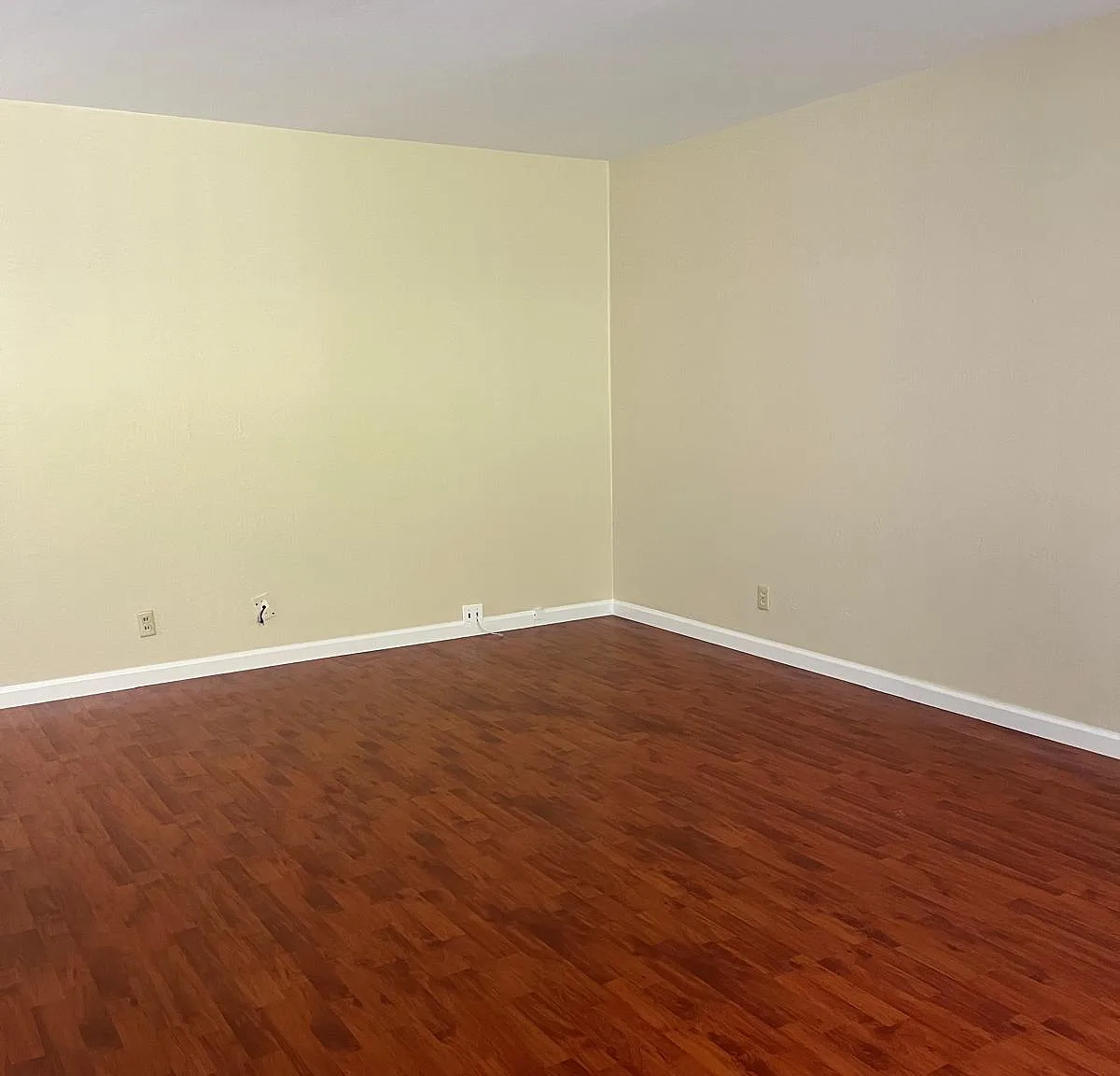 3 bed, $5,300 — Photo 3