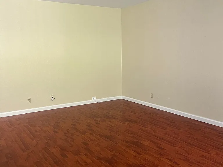 5495 Taft Dr — Photo 3