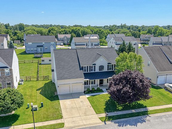 3rd image of 60 Spring Creek Dr