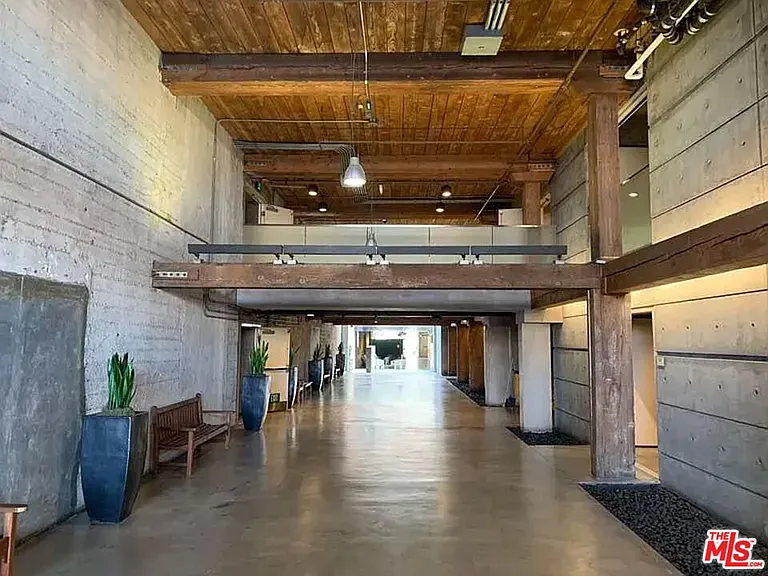 530 S Hewitt St #147 — Photo 17