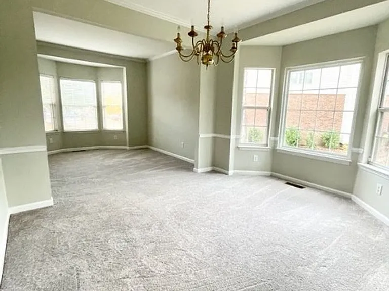 1424 Clairmonte Cir — Photo 4