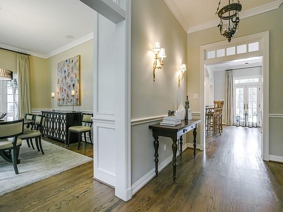 3rd image of 3401 Dartmouth Ave