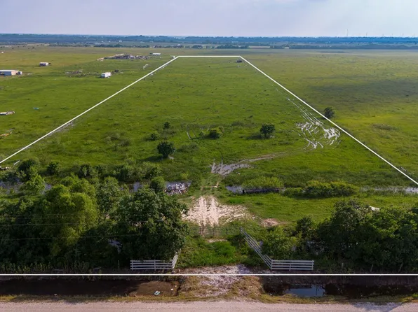 Hughes Rd, Guy, TX 77444