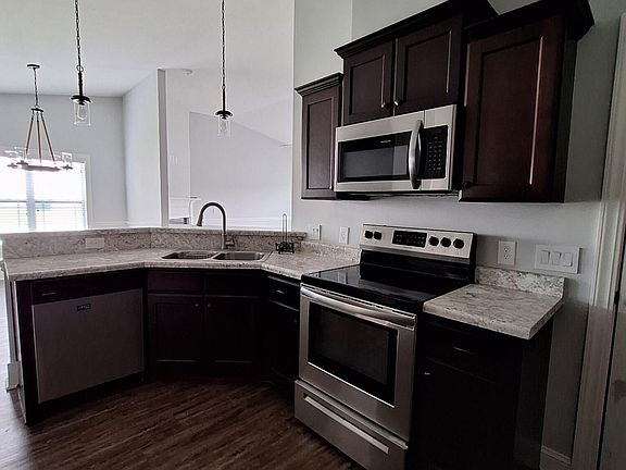 5th image of 2251 Sweet Bay Dr #B