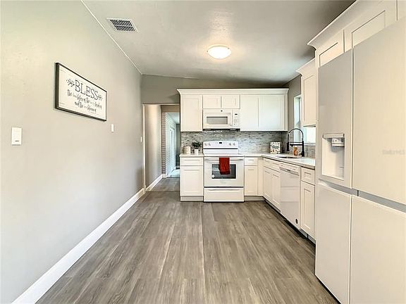 4th image of 4027 7th St S