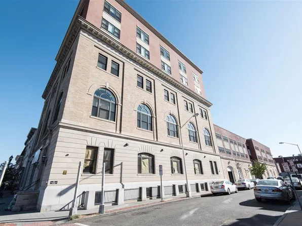 769 Montgomery St #208, Jersey City, NJ 07306