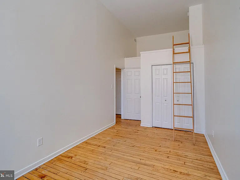 821 S Sharp St — Photo 15