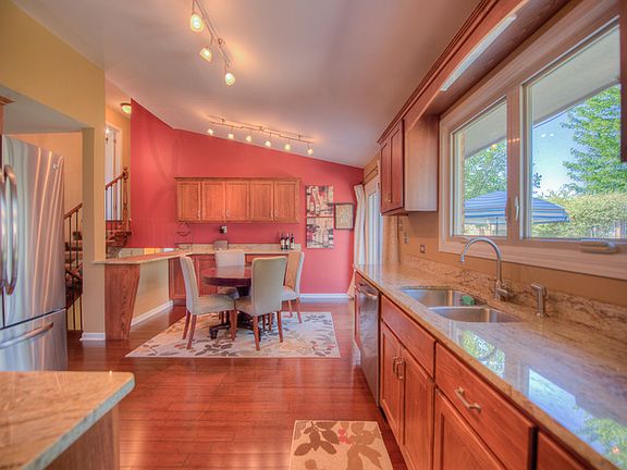 4th image of 14050 Cheswick Dr