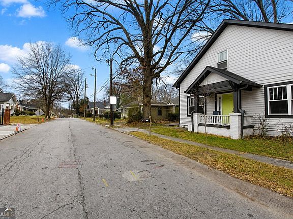 4th image of 1174 Princess Ave SW