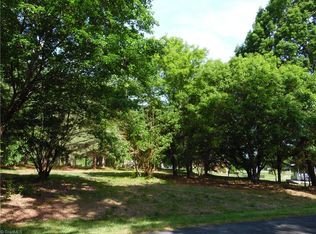 120 Comanche Trl #15 & 16, Lexington, NC 27295