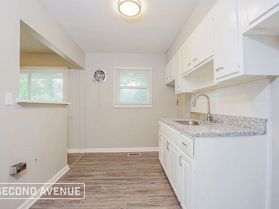 3rd image of 1273 Aldrich Ave