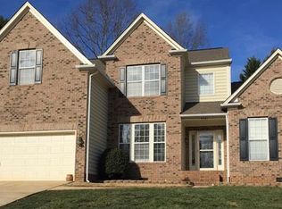 8401 Bridgestone Dr, Huntersville, NC 28078