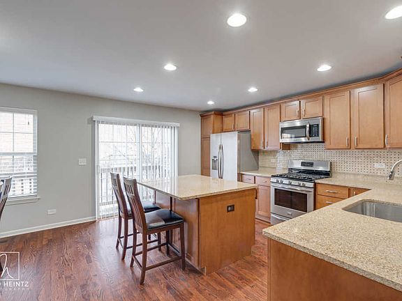 3rd image of 414 N Jayden Dr