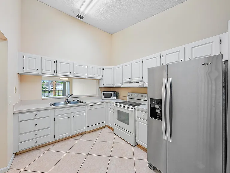 216 Cypress Point Dr — Photo 9