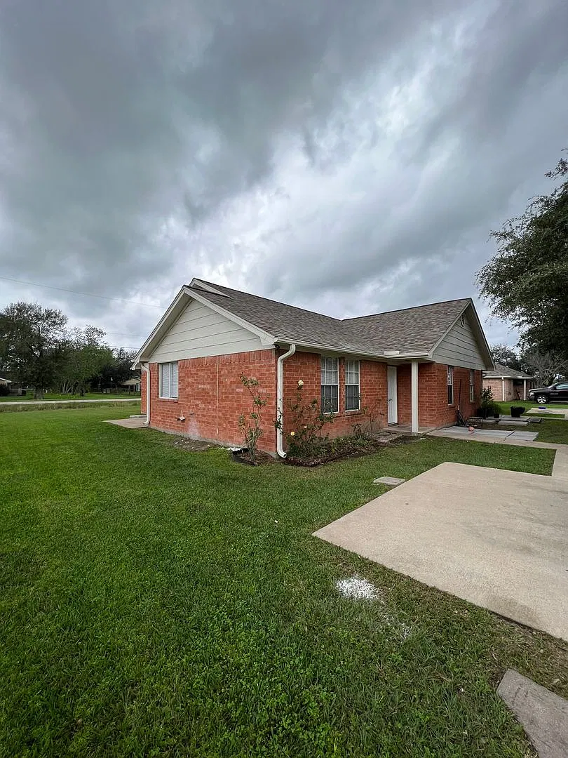 3BD/2BA duplex in Eagle Lake, TX. — Photo 2