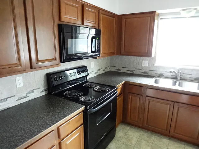 2 bed, 1764 sqft, $1,900 — Photo 3
