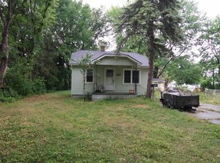 21919 Maxine St, Saint Clair Shores, MI 48080