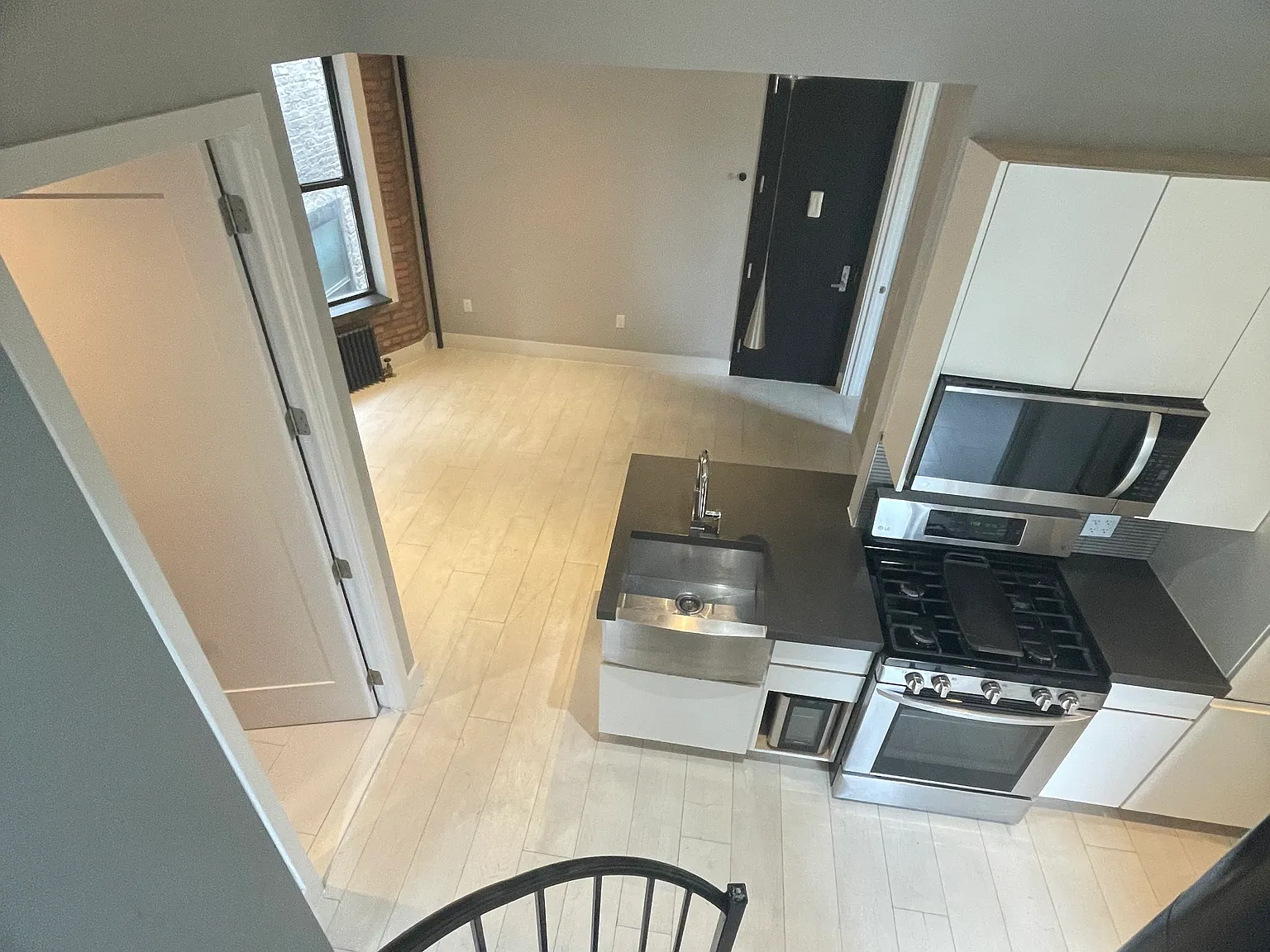 416 East 13th Street — Photo 4